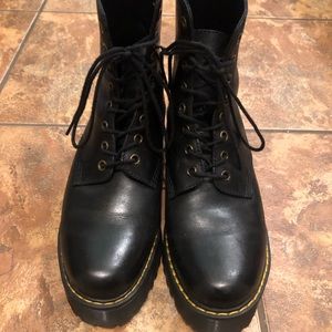 Doc Martens size 8 lace up boots excellent condition gently used women’s black